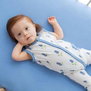 NWT Kyte Baby snap romper periwinkle bluebonnet print 12-18 months